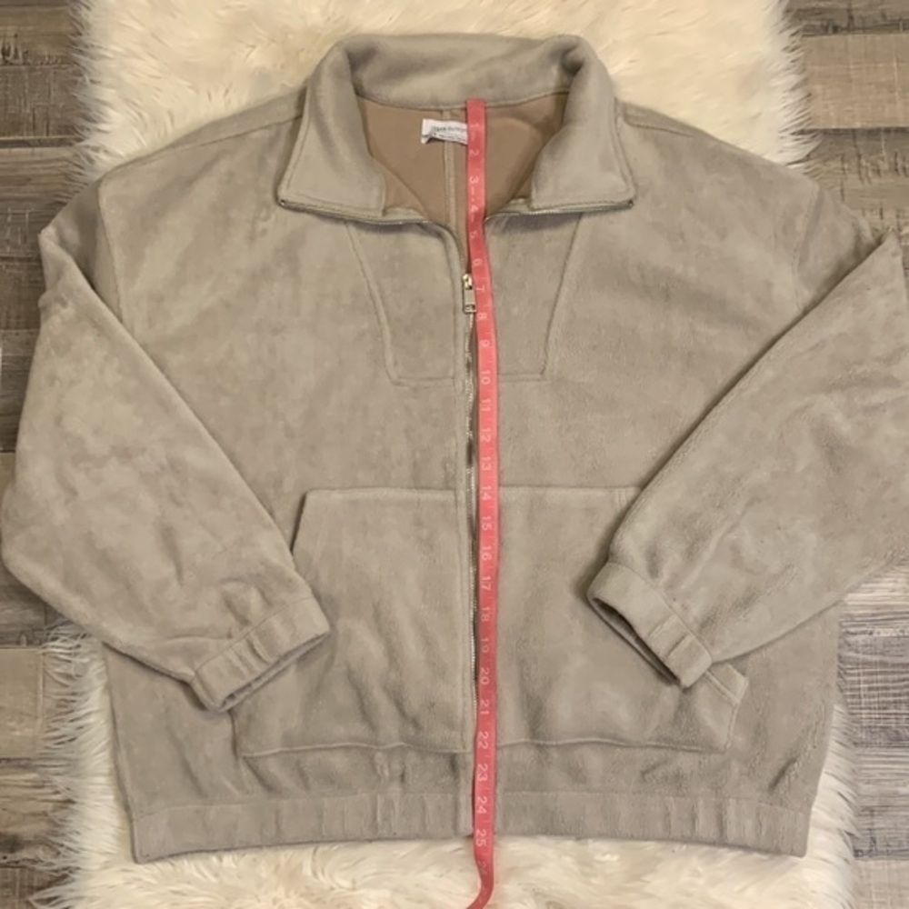Urban Outfitters ‘Sophia’ plush fleece zip front jacket L - Picture 9 of 10